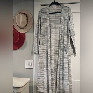 LulaRoe cream & charcoal duster.